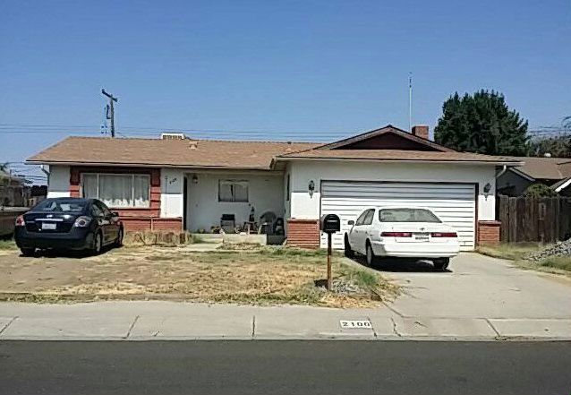 2100 W Harrison Ave, Porterville, CA 93257