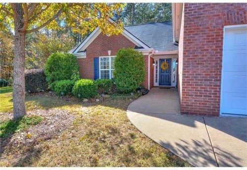 509 Blue Creek Ln, Loganville, GA 30052