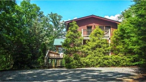 520 Foxfire Rd, Blue Ridge, GA 30513