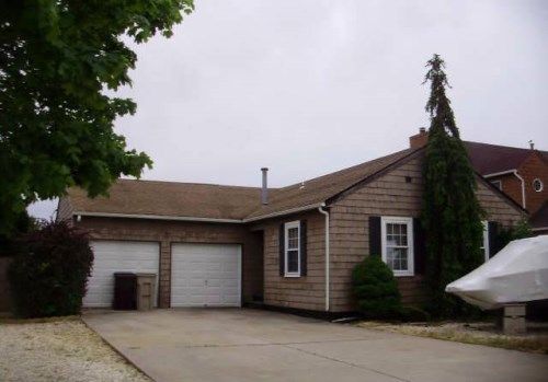 104 Moorage Ave, Bayville, NJ 08721