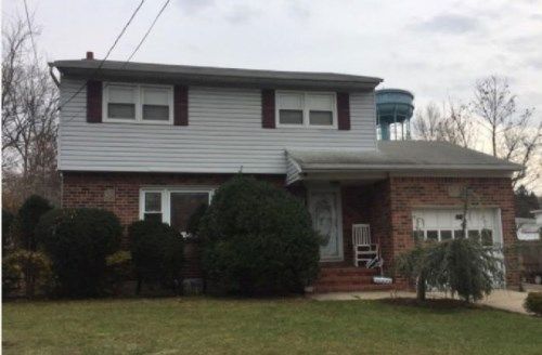 341 Hempstead Gdns Dr, West Hempstead, NY 11552