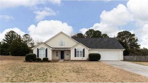 3041 Black Fox Dr, Loganville, GA 30052