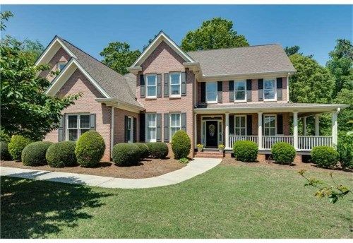 340 Grove Ridge Dr, Loganville, GA 30052