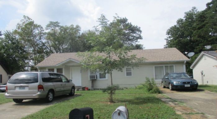 2325 Perkins Dr, Poplar Bluff, MO 63901