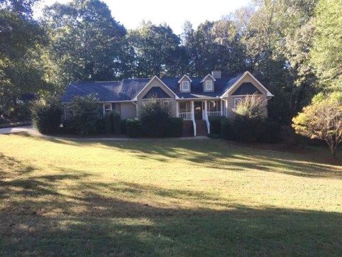 217 Village Dr, Lagrange, GA 30240