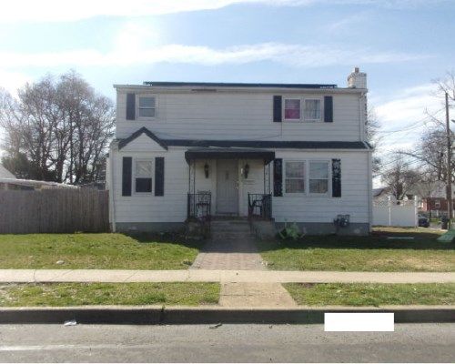 1188 Walnut St, Uniondale, NY 11553