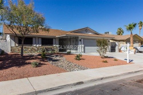 204 Thunder Street, Las Vegas, NV 89145