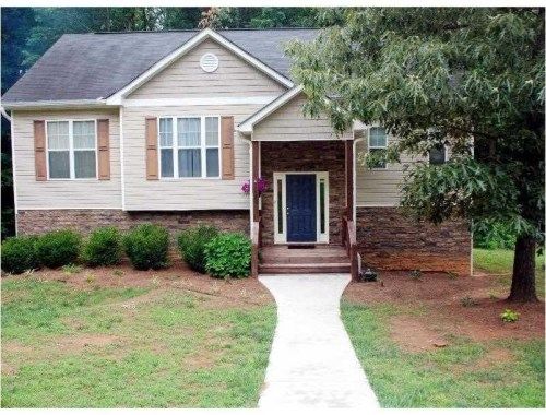 395 Modoc Dr, Cornelia, GA 30531