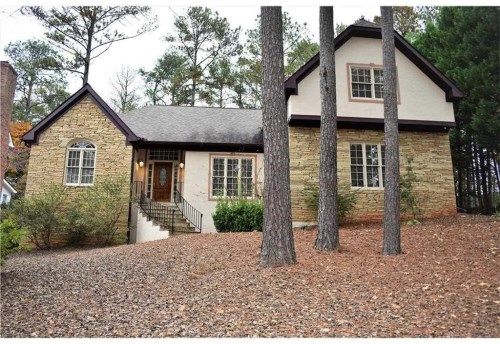 376 Coopers Pond Dr, Lawrenceville, GA 30044