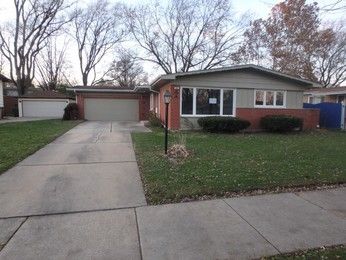 304 N Park Dr, Glenwood, IL 60425