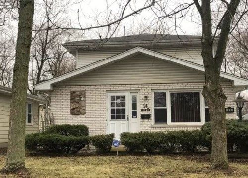 14 N Rebecca St, Glenwood, IL 60425