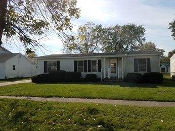 305 S H St, Tilton, IL 61833