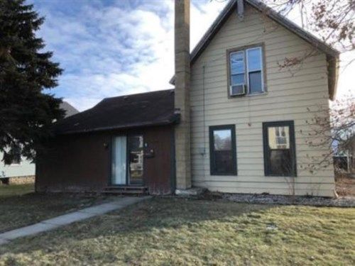 37 W Franklin St, Waupun, WI 53963