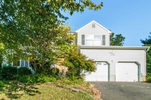 7 Macintosh Ct, Jackson, NJ 08527