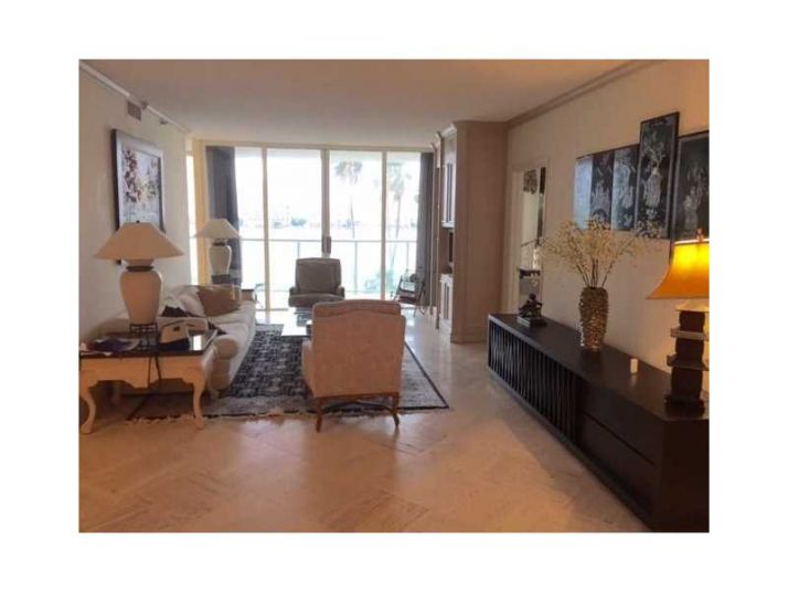 4000 W Island Blvd # 601, North Miami Beach, FL 33160