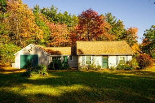 914 Flat Hill Rd, Lunenburg, MA 01462