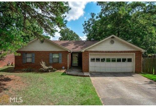 5364 Whitney Ct, Stone Mountain, GA 30088