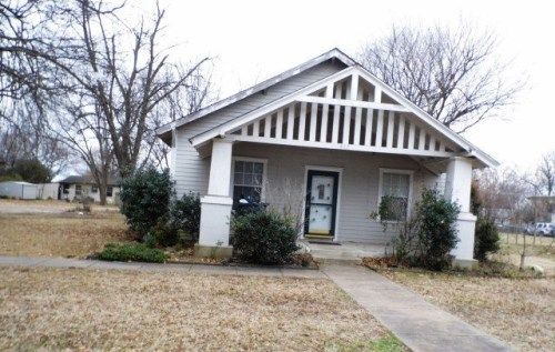 417 E 1st St, Claremore, OK 74017