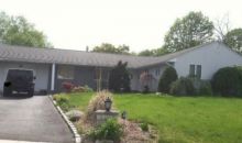 44 Donna Ln Commack, NY 11725