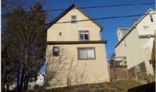 719 9th St Irwin, PA 15642