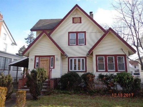 100 HOLLAND RD, South Orange, NJ 07079