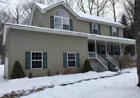 139 Broadmoor Dr, Hawley, PA 18428