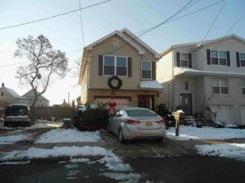 9 Sharot St, Carteret, NJ 07008