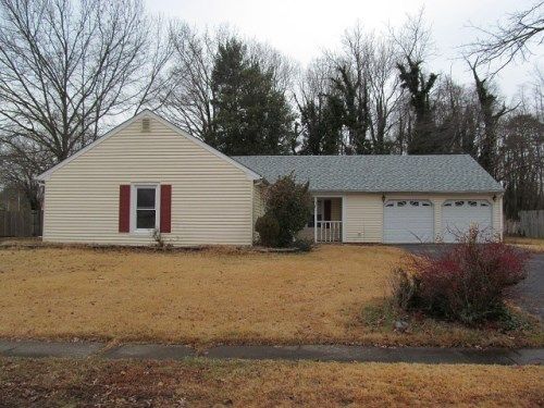 15 Avella Ln, Sicklerville, NJ 08081