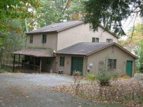 3256 MOUNTAIN VIEW DR, Tannersville, PA 18372