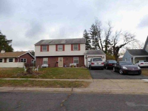 12 Stafford Ln, Willingboro, NJ 08046