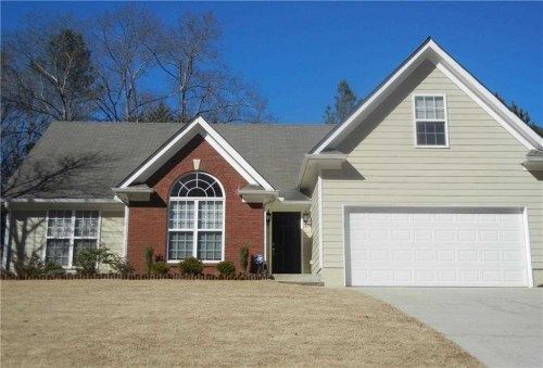 1360 Platinum Dr, Hoschton, GA 30548