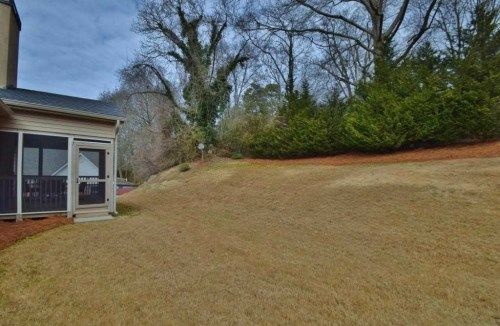 1052 Holly Dr, Gainesville, GA 30501