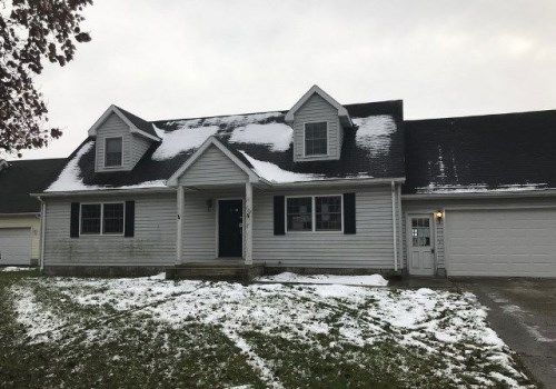 1110 Mourning Dove Ln, Bowling Green, OH 43402