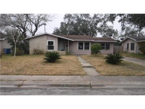 706 E Crockett St, Beeville, TX 78102