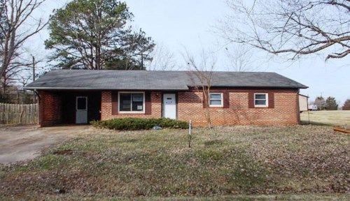 131 Amos Rd, Forest City, NC 28043