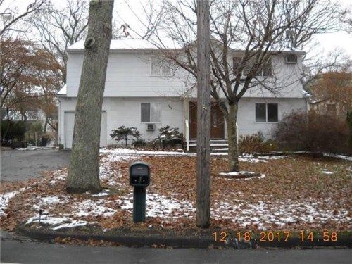 90 N EVERGREEN DR, Selden, NY 11784