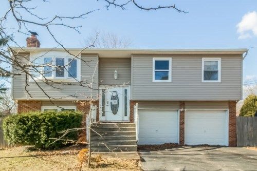 38 Sylvan Lake Blvd, Bayville, NJ 08721