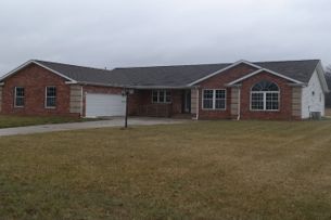 179 Shenandoah Ct, Kouts, IN 46347