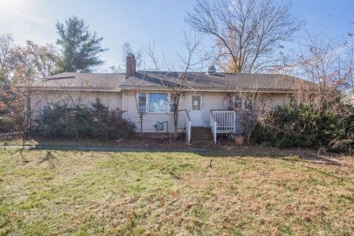 23 Lake Park Dr, Piscataway, NJ 08854