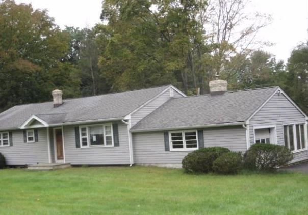 4 Parkway Drive, Hackettstown, NJ 07840