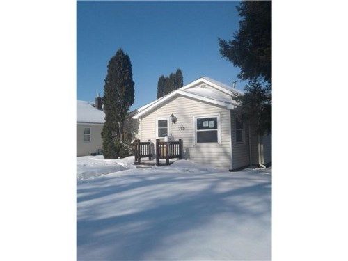 715 Clay St, Eveleth, MN 55734