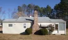 19501 Woodpecker Rd Petersburg, VA 23803