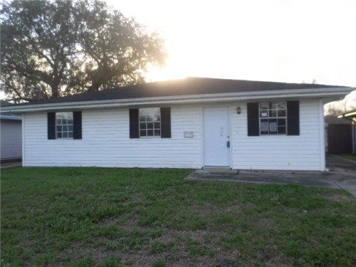 2308 Torres Dr, Saint Bernard, LA 70085