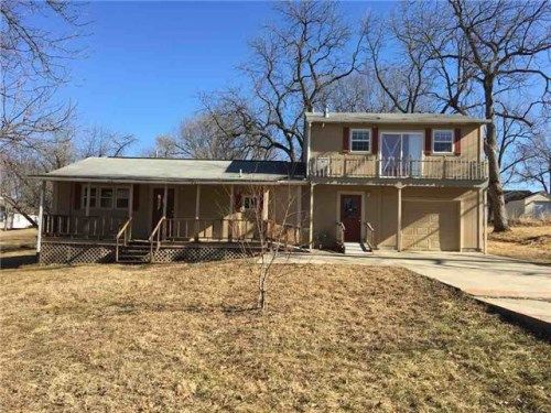 512 Indiana Ave, Holton, KS 66436