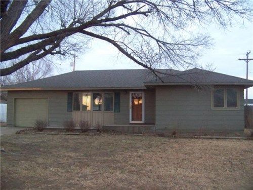 614 Arnold Dr, Lyons, KS 67554