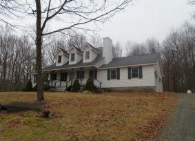 247 Locust Dr, Milford, PA 18337