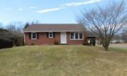 8 Pheasant Ln, Bechtelsville, PA 19505