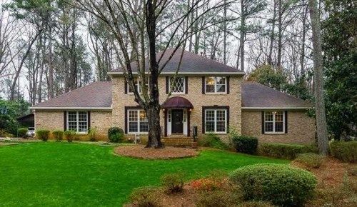 1906 Mountain Creek Dr, Stone Mountain, GA 30087