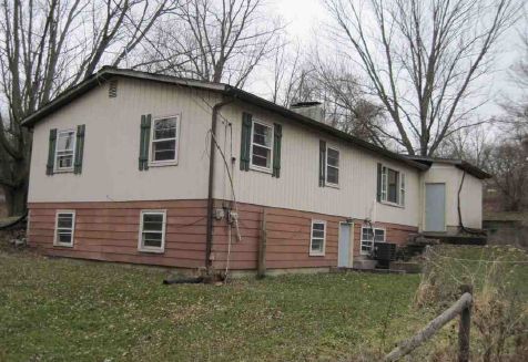 7431 W County Line, Roanoke, IN 46783