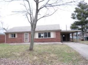 2216 W Barcelona Dr, Muncie, IN 47304